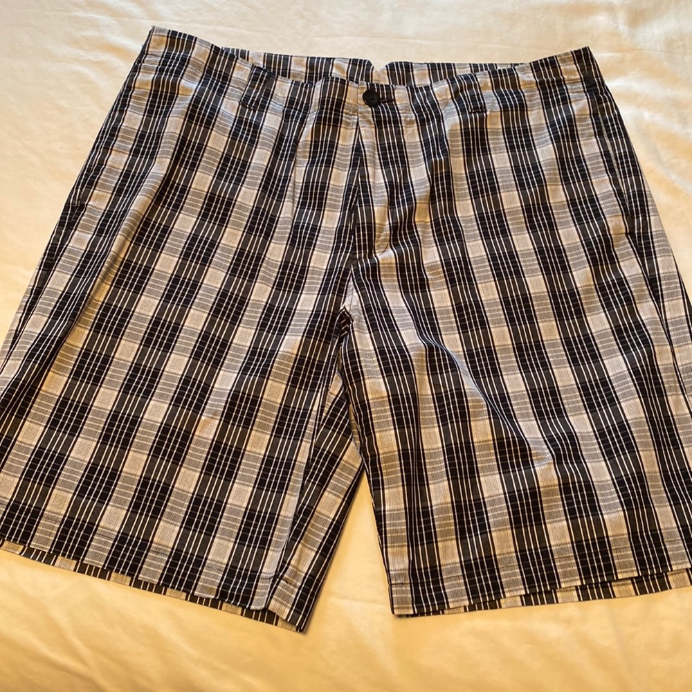 Greg Norman men’s golf shorts